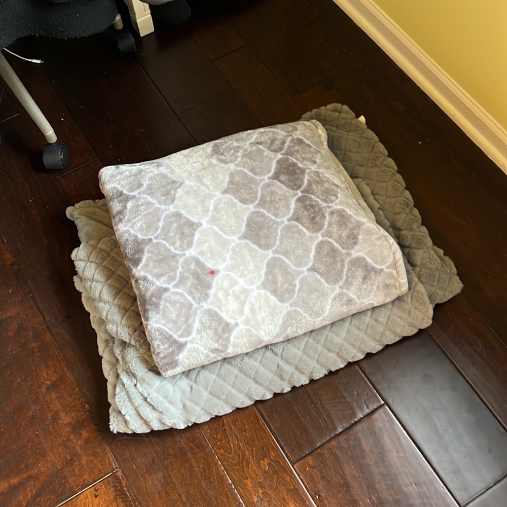pack of 2 grey fuzzy throw blankets!
